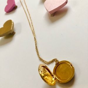 Locket necklace